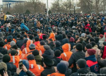 KAZAKİSTAN’DA AKARYAKIT ZAMMININ ARDINDAN BAŞLAYAN PROTESTOLAR NEDENİYLE OHAL İLAN EDİLDİ, CUMHURBAŞKANI TOKAYEV RUSYA’DAN YARDIM İSTEDİ