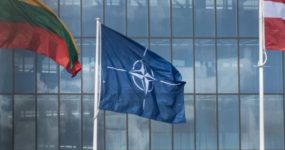 İSVEÇ VE FİNLANDİYA NATO’YA RESMEN BAŞVURDU